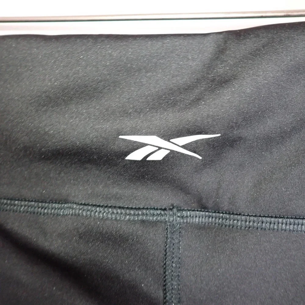 Reebok Cropped Black Leggings Size M